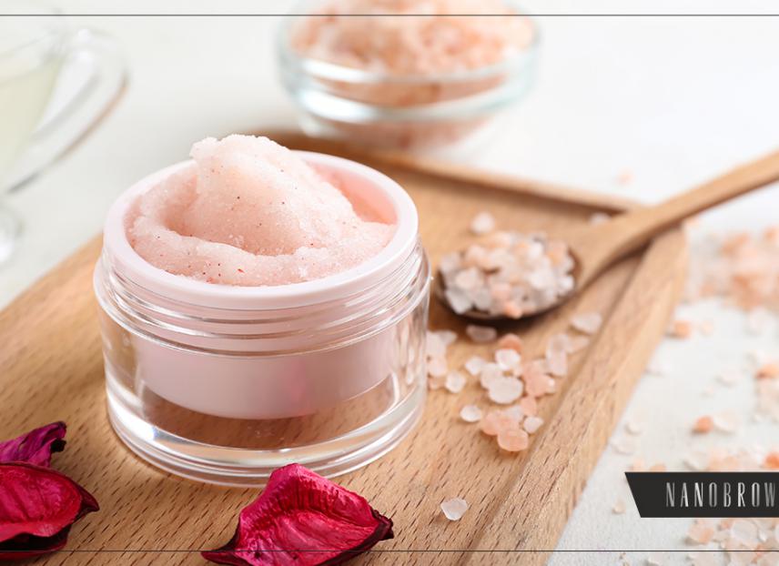 ¿Vale la pena hacerse un peeling de cejas?